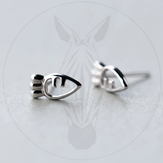 2 Carrot Studs