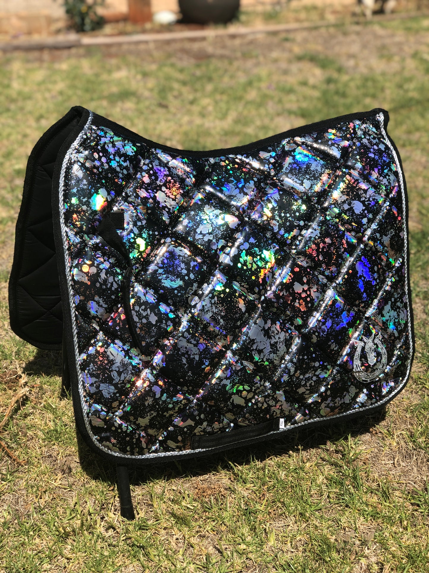 Black holographic flake pad
