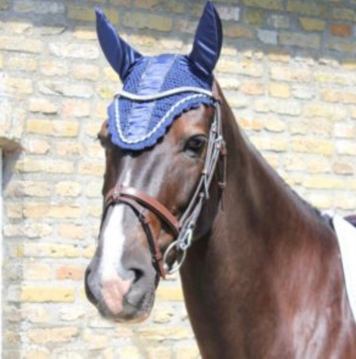 QHP Chique ear bonnet