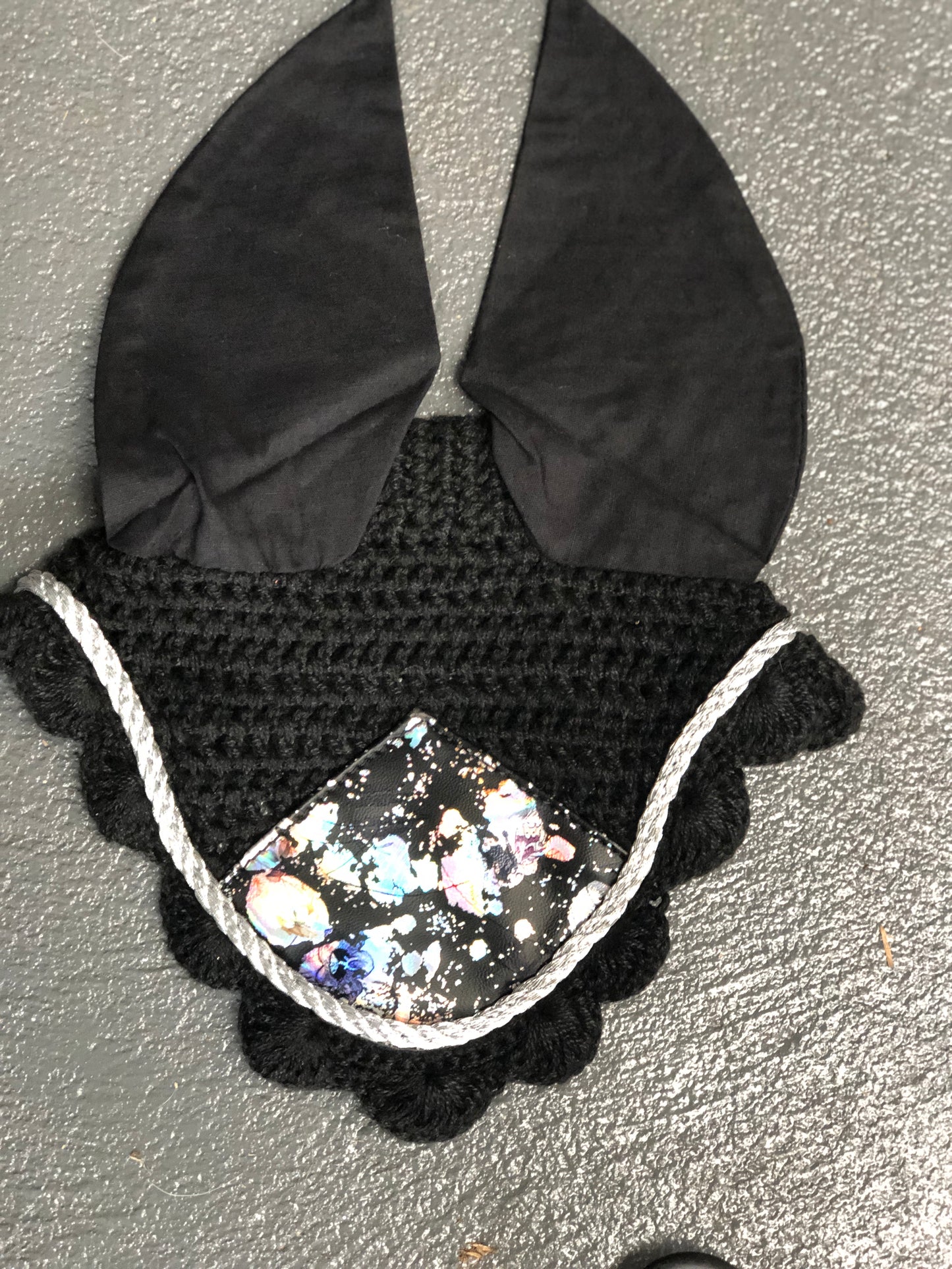 Black holographic flake ear bonnet
