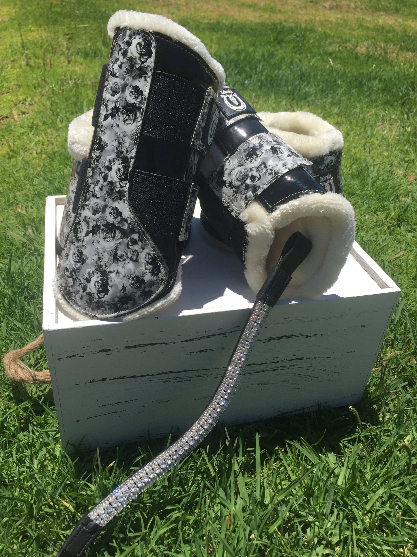 Black floral brushing boots